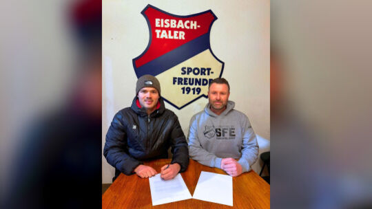 Stürmer Jonah Arnolds (links) hat seinen Vertrag bei den Eisbären um zwei Jahre verlängert. Auch weitere Spieler für die kommend