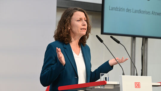 Landrätin Cornelia Weigand sieht keinen Grund, weswegen die Grafschaft sich einem Beitritt zum geplanten Gewässerzweckverband en