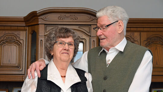 Brigitte und Günter Hübbertz feiern heute mit ihrer Familie ihre Eiserene Hochzeit.