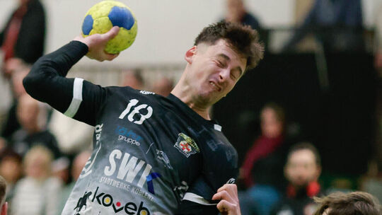 Kris Juenemann und der HC Koblenz feierten mit dem 33:29 in Bitburg den 14. Sieg im 17. Spiel dieser Oberligasaison.