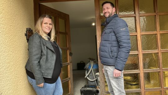 Hereinspaziert: Ramona Fischer (erste Vorsitzende) und ihr Mann Kai Fischer (Beisitzer) freuen sich riesig über das erste Verein