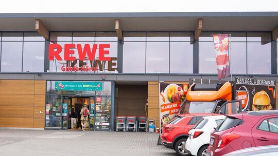 Rewe-Hörle wird modernisiert. Das Bild zeigt den Markt an einem der letzten Tage vor der Schließung auf Zeit.
