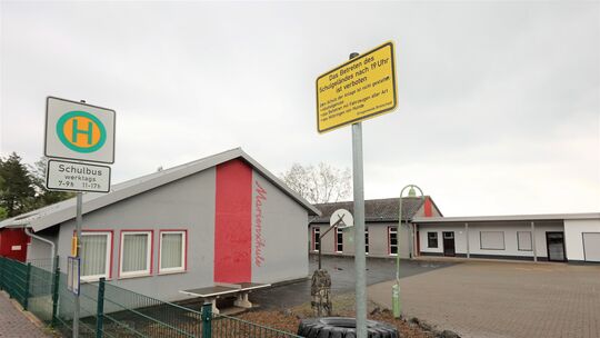 Die Marienschule in Breitscheid soll in den Sommerferien einen neu gestalteten Schulhof bekommen. Auf einem Gelände zwischen der