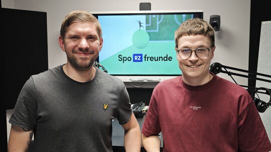 Die RZ-Sportreporter Lukas Erbelding (links) und Moritz Hannappel.