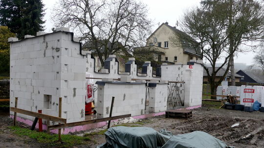 Für Veranstaltungen sowie für Draisinen-Fahrer und weitere Touristen soll künftig eine barrierefreie Sanitäranlage im Stadtpark