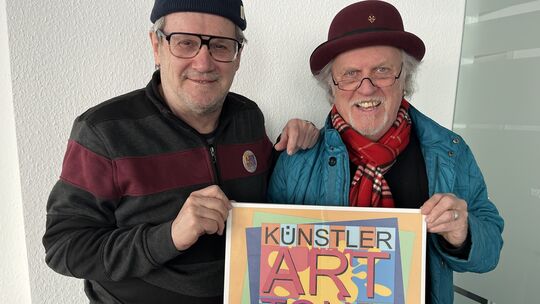 Achim May (links) und Peter Trautmann haben das Art-Tour-Projekt initiiert. Inzwischen haben sich ihm 26 Künstler aus Bad Kreuzn