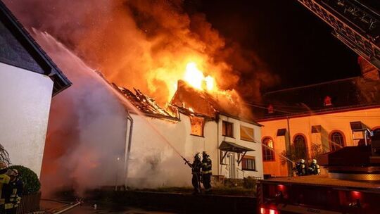 In der Nacht zum Dienstag ist in Dommershausen ein Einfamilienhaus abgebrannt.