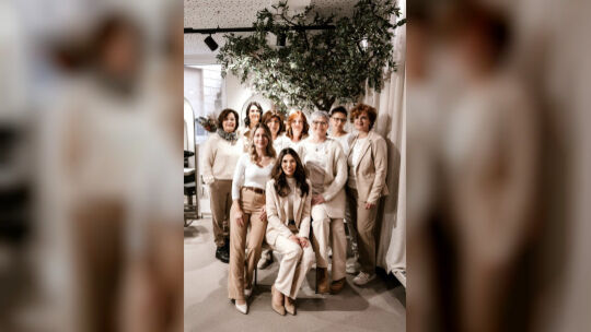 Das Friseurteam von Elisa Schuster (vorn, sitzend): Ilona Christ-Kreischer, Saskia Buß, Claire Brück, Sandra Dickfeld, Simone Bo