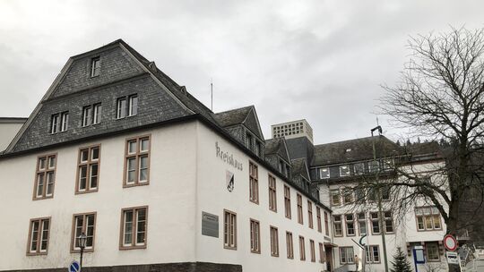 Das Kreishaus in Cochem. Da das Gebäude in der Überschwemmungszone liegt, kann es nicht gegen Elementarschäden versichert werden