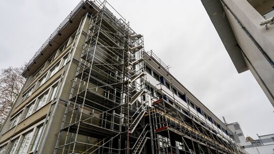 Das Max-von-Laue-Gymnasium in Koblenz wird seit Jahren saniert, seit wenigen Monaten steht fest: In Zukunft wird die Schulgemein