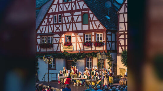 Die Operette Zeltinger Himmelreich lockt alljährlich viele Besucher an die Mosel.