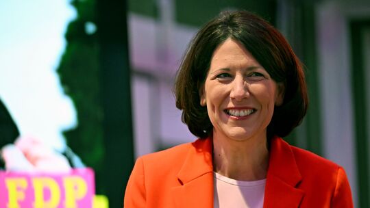 Daniela Schmitt führt die Freien Demokraten erneut in die heiße Phase des Landtagswahlkampfs. Bereits vor fünf Jahren war die Al