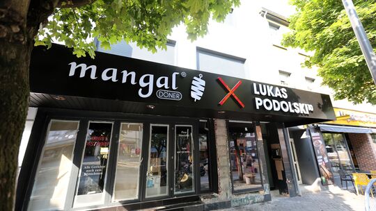 Schon im Sommer sah der Mangal-Döner in Neuwied so aus, als würde er bald eröffnen.