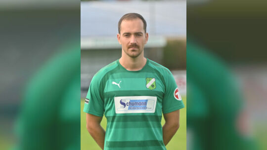 Pechvogel: Der Waldalgesheimer Justin Padberg rutscht beim einzigen Tor des Spiels aus.