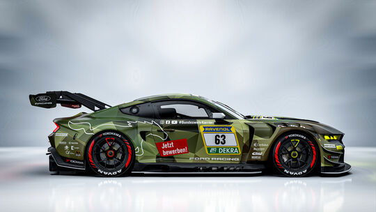 In Tarnfarben lackiert – so sieht er aus, der Ford Mustang GT3 Evo, der auch beim 24-Stunden-Rennen starten soll. Foto: HRT/Bund