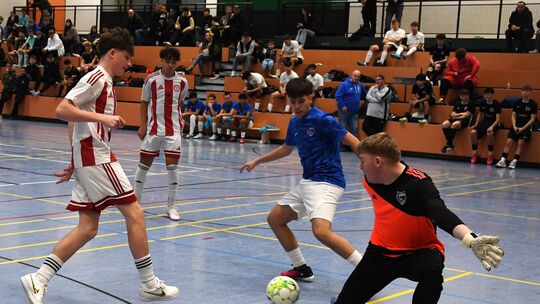 Doppelbealstung für die A-Junioren des SC Idar-Oberstein (rot-weiße Trikots) am Wochenende. Außer bei der Futsal-Regionalmeister