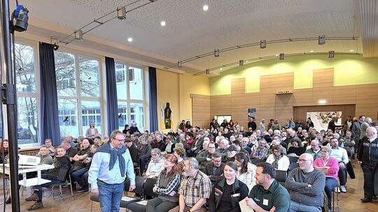 Viele Jäger und interessierte Bürger waren anwesend.