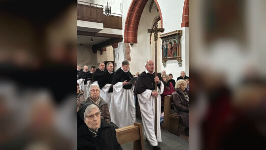 Chorale Augustiniense, Pfaffen-Schwabenheim beteiligte sich bei der Premiere der Reihe "Innehalten in der Fastenzeit" an den Fa