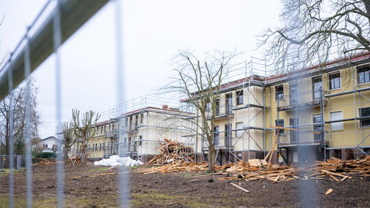 Die Bundesanstalt für Immobilien saniert ihre Wohnsiedlung auf der Pfaffendorfer Höhe und schafft zusätzlich neuen Wohnraum. Akt