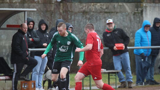 Nach dem tollen 5:2 gegen die SG Fürfeld am vergangenen Sonntag will der TuS Mörschied (in grün) nun auch die SG Kirn/Kirn-Sulzb