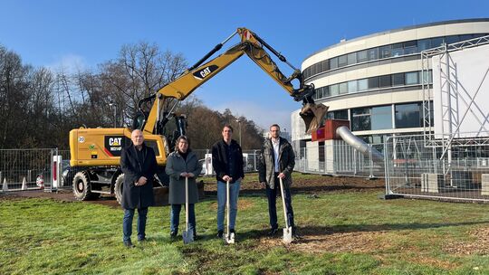 Spatenstich für die Outlet-Erweiterung in Montabaur (von links): Architekt Gerd Graf, Stadtbürgermeisterin Melanie Leicher, Inve