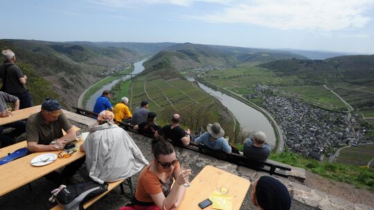 Arbeiten, wo andere Urlaub machen – so sehen viele Gäste die Moselregion. Der Slogan könnte bald anders lauten.