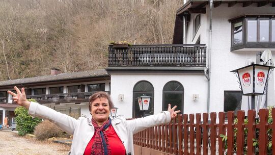 Angela Ante erfüllt sich einen Lebenstraum: Das ehemalige Hotel Wiedfriede im Dattenberger Ortsteil Arnsau wird zum Mehrgenera