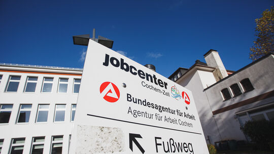 Prinzipiell folgte der Cochem-Zeller Arbeitsmarkt im Februar dem üblichen Saisonverlauf. Eine unrühmliche Ausnahme gibt es jedoc