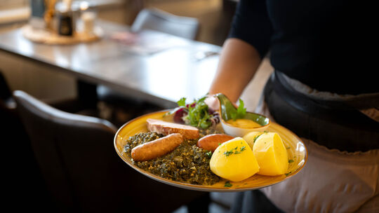 Die Löhrstraße ist die Haupteinkaufsmeile von Koblenz. Hier gibt es auch jede Menge gastronomischer Angebote (Symbolbild).