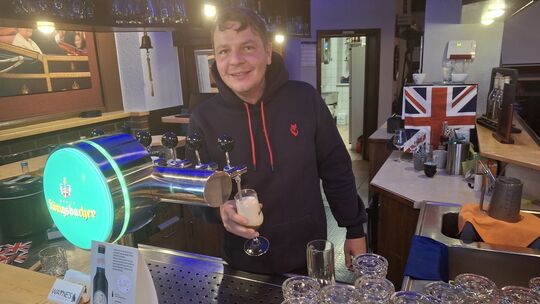 Wayne´s (Löhrstraße 107): ein raucherfreies Pub (ehemals Hopfenblüte). Donnerstags ist hier Ladies Night.