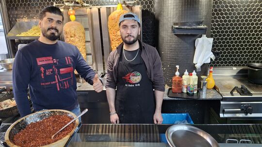 Ali Baba Grill & Pizzeria (Löhrstraße 87): Hier gibt es klassische türkische und italienische Gerichte wie Döner, Lahmacun, Fala