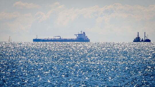 Tanker «Eventin» vor Insel Rügen