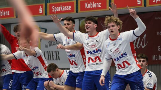 Die Spieler von HB Mülheim-Urmitz gewannen auch dank einer engagierten Abwehrleistung gegen Spitzenreiter Zweibrücken mit 28:27.