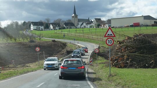 Erste Rodungsarbeiten deuten auf einen baldigen Beginn der Bauarbeiten bei Leimersdorf hin.