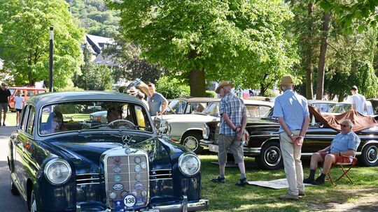 Die Oldtimer im Park gehören inzwischen schon zum festen Repertoire der Veranstaltungen in Bad Breisig.