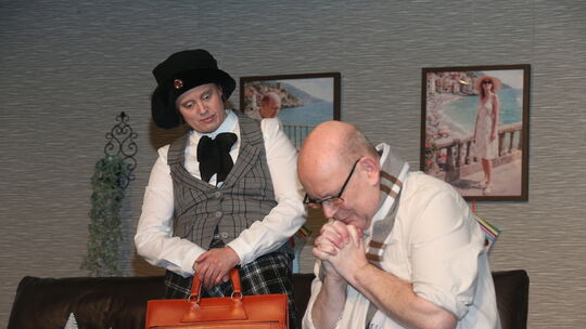 Dank des Schutzengels (Tanja Lippmeyer) kommt es am Ende zu einer besonderen Überraschung. Hierfür sorgt Michael Hundeborn.