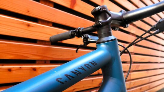 Viele Menschen an Rhein und Mosel haben ein Canyon-Fahrrad in der Garage oder im Keller. Die Geschichte des kriselnden Fahrradhe