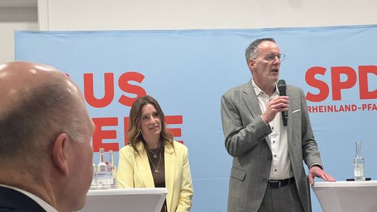 Innenminister Michael Ebling bei der SPD-Veranstaltung in Niederhambach zum Thema Feuerwehr und Katastophenschutz
