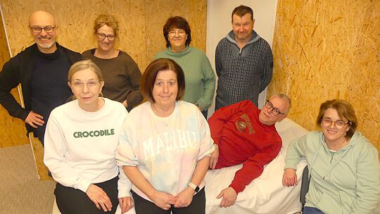 "Chaos im Bestattungshaus" heißt es an drei Theaterabenden der Mittelreidenbacher "Hollesteen". Die erste Aufführung ist am 21.