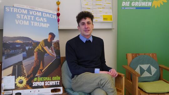 Simon Schmitz (Grünen) ist für einen zeitnahen Ausbau eines Schnellradwegs von Koblenz über Andernach nach Bonn.