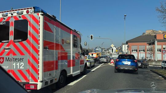 Ein Auffahrunfall sorgt am Mittwoch in Ehrenbreitstein für eine längere Sperrung der B42.