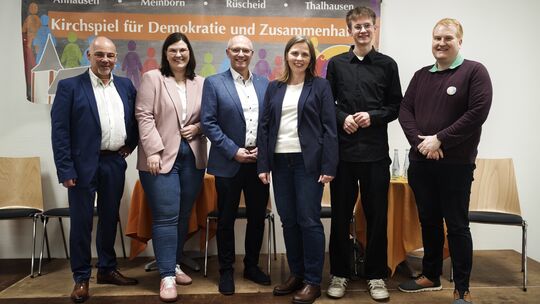 Sie saßen auf dem Podium (von links): Moderator Rainer Claaßen, Marie-Christin Ockenfels, Jürgen Schmied, Ute Ernst, Maximilian