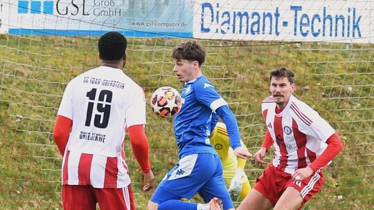 Zu Null soll der SC Idar-Oberstein gegen den FV Eppelborn spielen. Das fordert Trainer Marco Reich. Abwehrchef Kevin Kraus und J