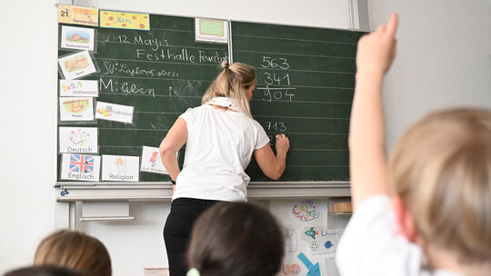In der Grundschule werden bei Kindern die Weichen für die spätere schulische Entwicklung gestellt. Lehrermangel ist nur ein Prob
