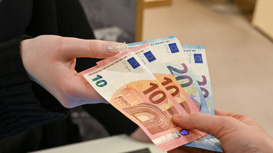 Die Kreisverwaltung Birkenfeld ruft die Bürger insbesondere in Bezug auf den Ankauf von Edelmetallen, Pelzen, Silberbesteck und