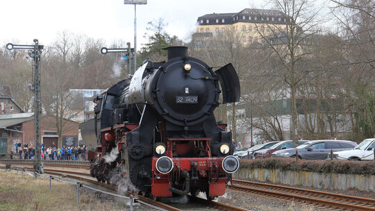 Während die Fahrgäste des Sonderzuges bereits Hachenburg und die Brauerei erkundeten, verfolgten zahlreiche Schaulustige die Ran