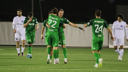 Die Engerser (in Grün) würden gerne zum Start nach der Winterpause einen Sieg feiern wie beim 3:1 im Härtetest gegen den Liga-Ri