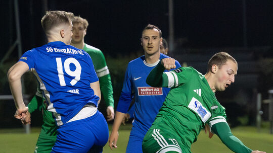 Seit der Winterpause Stammspieler: Deniz Cinar (links) hat sich bei Eintracht Bad Kreuznach etabliert, wusste auch im Derby in W