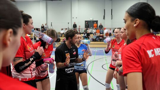 Die von Ben Messner trainierte Mannschaft des VC Neuwied ist am Wochenende in zwei Spielen gefordert.