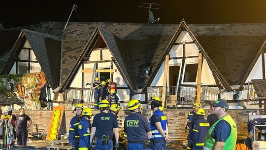 Wer hat Schuld an dem Einsturz eines Hotels im Moselort Kröv im Sommer 2024? Noch immer ist die Frage nicht geklärt.